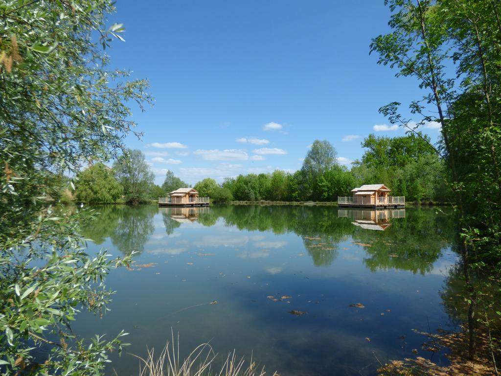 Cabanes Flottantes Du Lac De Pelisse Hotel Douzains Esterno foto