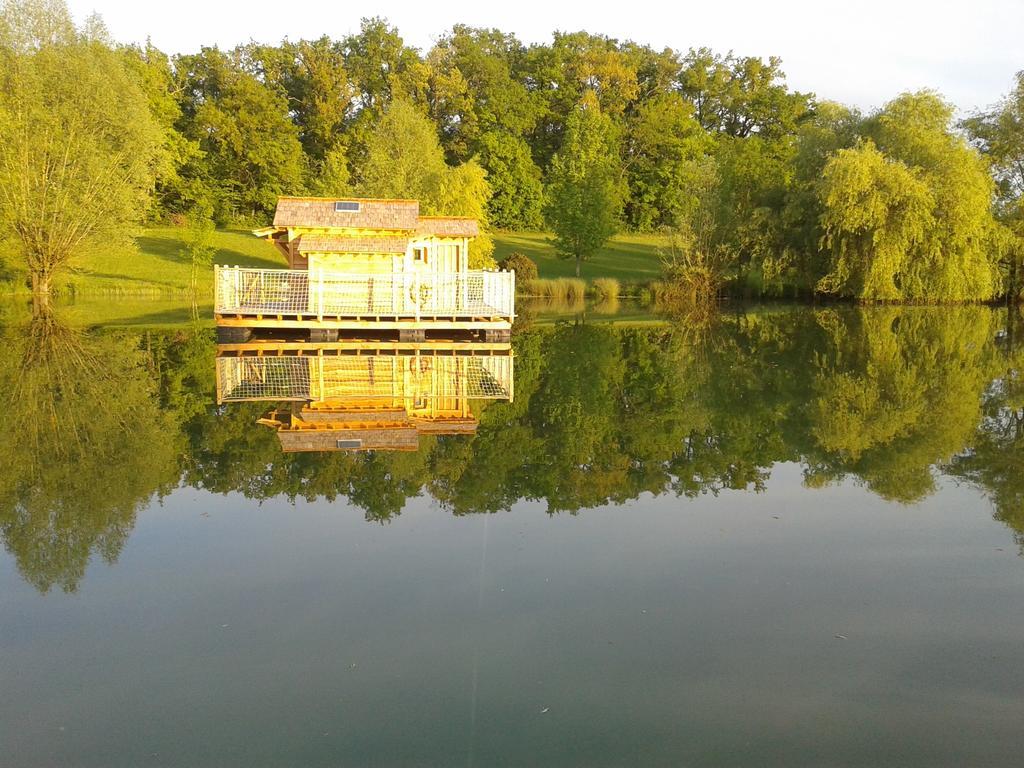 Cabanes Flottantes Du Lac De Pelisse Hotel Douzains Esterno foto