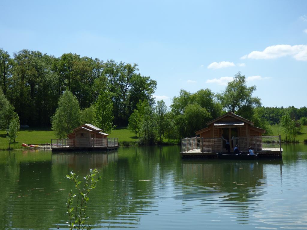 Cabanes Flottantes Du Lac De Pelisse Hotel Douzains Esterno foto