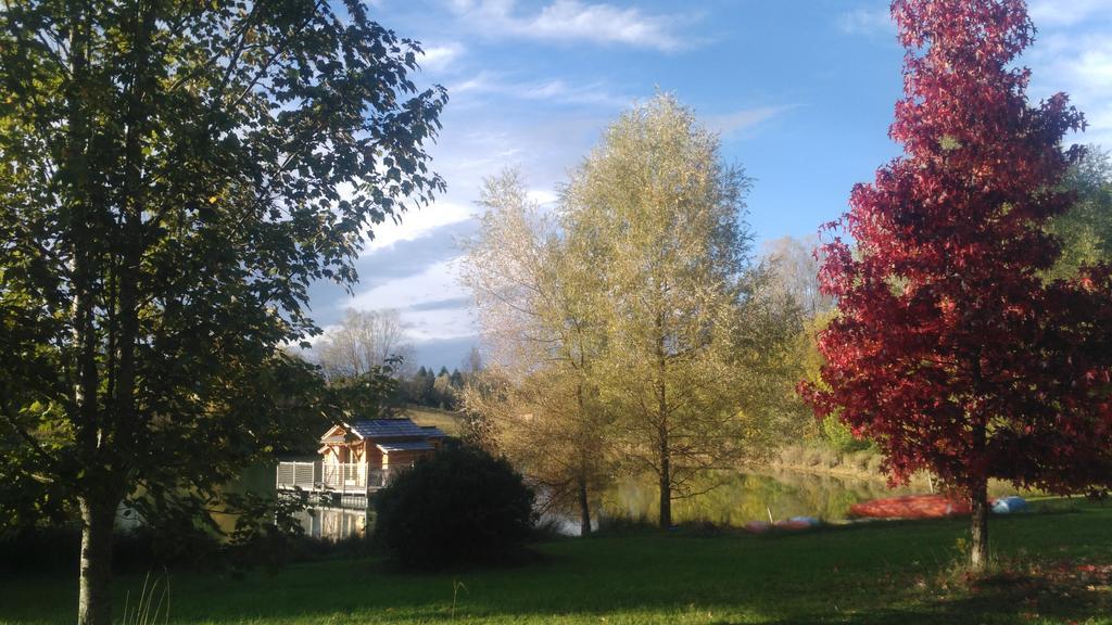 Cabanes Flottantes Du Lac De Pelisse Hotel Douzains Esterno foto
